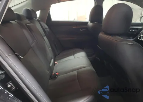 2016 Nissan Altima 2.5 z USA, uszkodzony, nr VIN 1N4AL3AP0GC156501